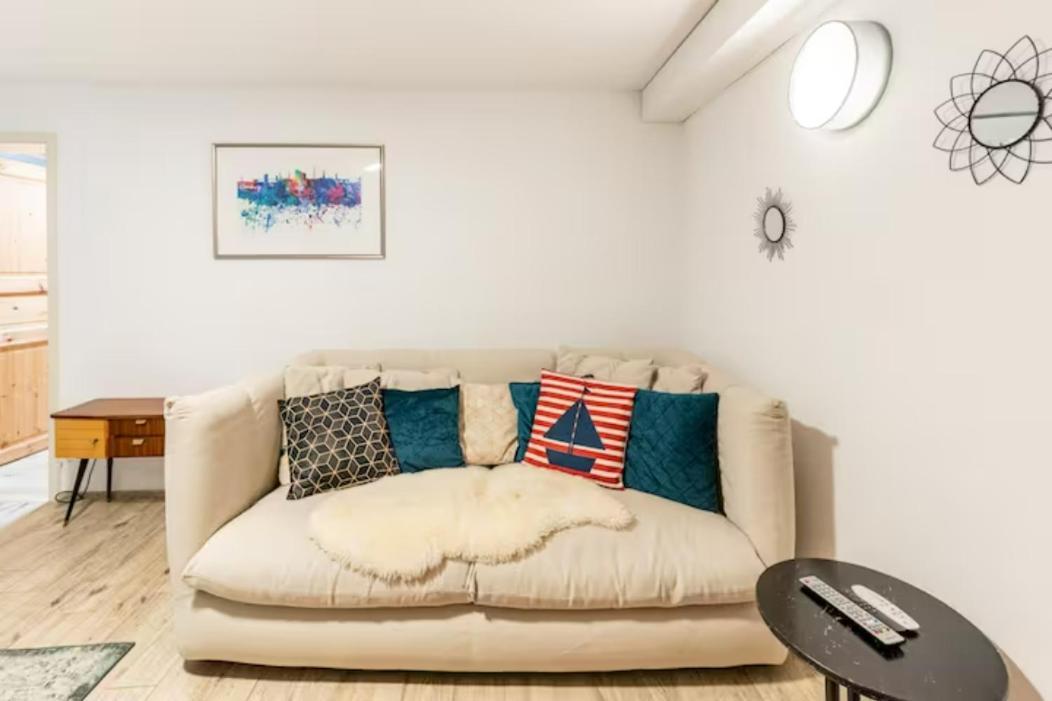 Grosszuegige 185M2-Altbauwohnung In Bestlage 7Zimmer-2Baeder-2Kuechen-2Wcs Хамбург Екстериор снимка